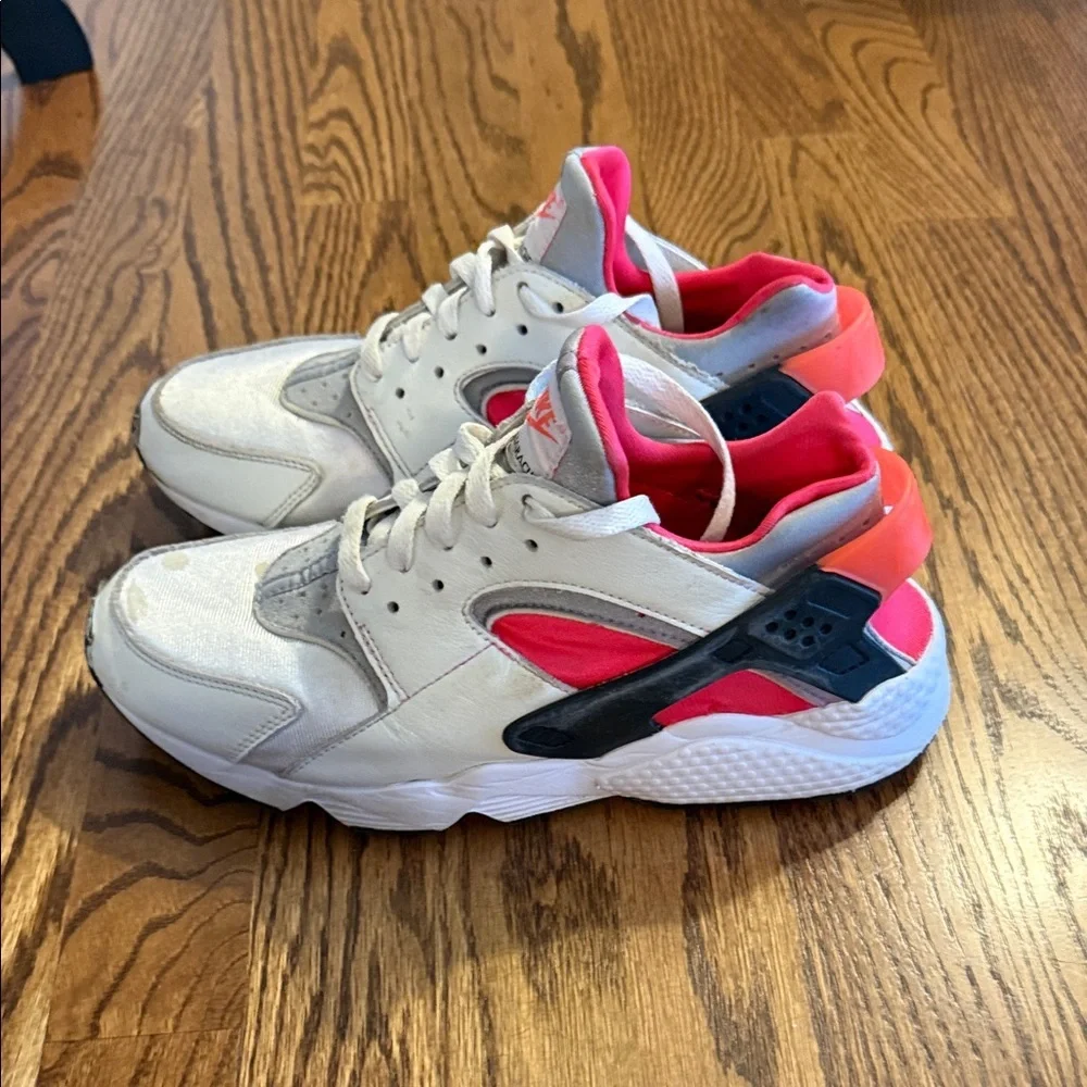 Nike Air Huarache Gray and Pink Sneakers size 9